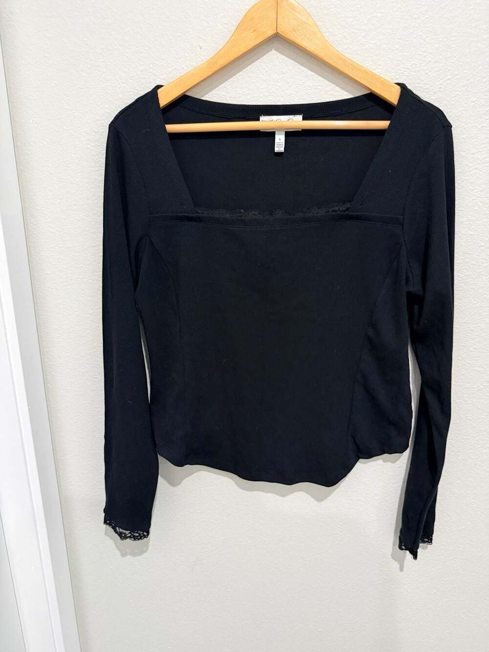 Jessica Simpson Aleera Ribbed Knit Top Size L Black Lace Trim Long Sleeve